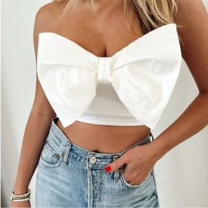 Show Me Your Mumu Big Bow Top - White
Taffeta - NWT